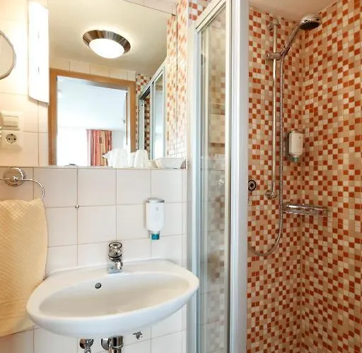 Stern 게스트하우스 4*